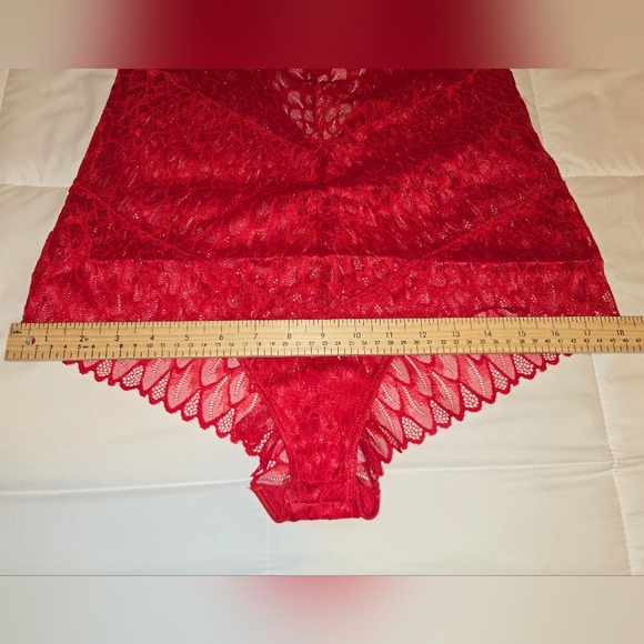 Montelle Sweet Red Lace Bodysuit Size Large NWT - Picture 6 of 10